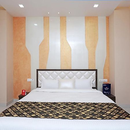 Oyo 10360 Hotel Grand Manoranjan Gorakhpur Εξωτερικό φωτογραφία