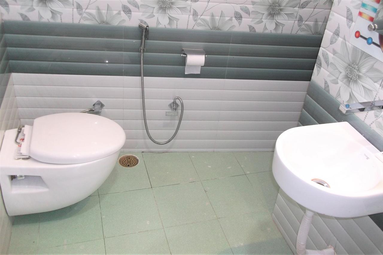 Oyo 10360 Hotel Grand Manoranjan Gorakhpur Εξωτερικό φωτογραφία