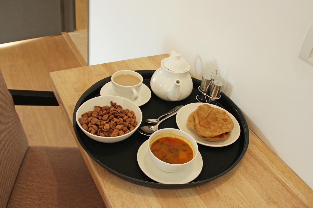 Oyo 10360 Hotel Grand Manoranjan Gorakhpur Εξωτερικό φωτογραφία