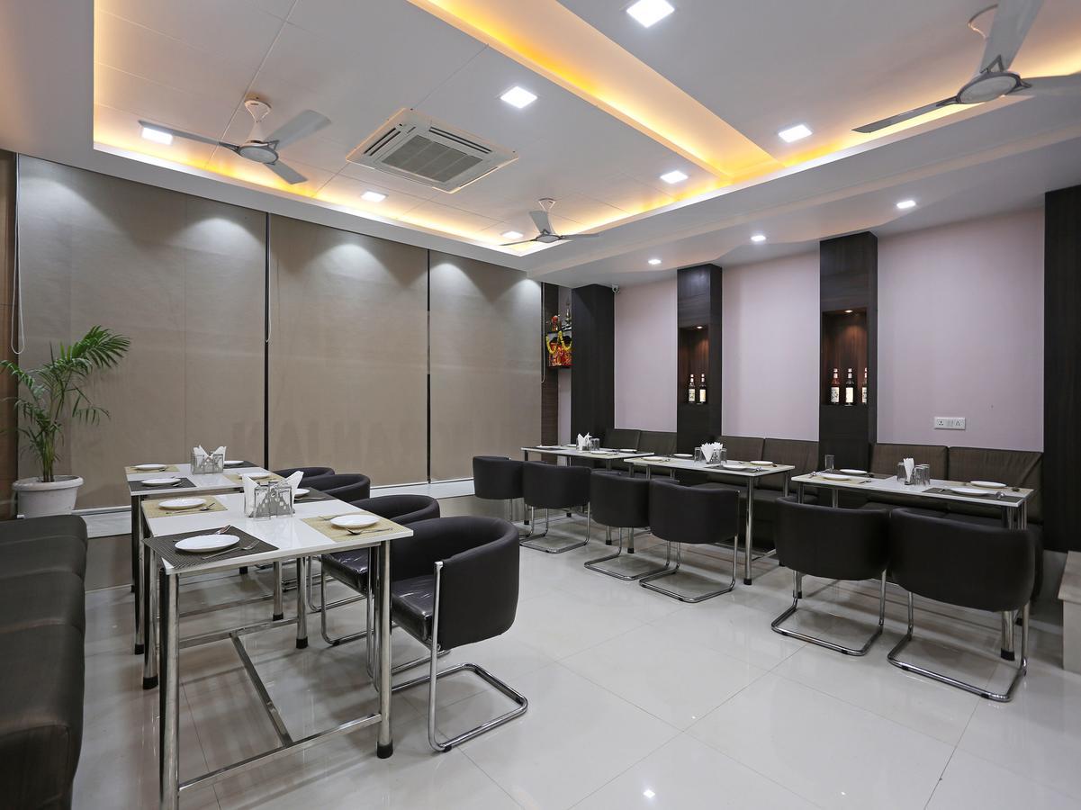 Oyo 10360 Hotel Grand Manoranjan Gorakhpur Εξωτερικό φωτογραφία