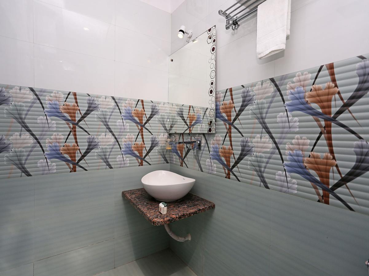 Oyo 10360 Hotel Grand Manoranjan Gorakhpur Εξωτερικό φωτογραφία