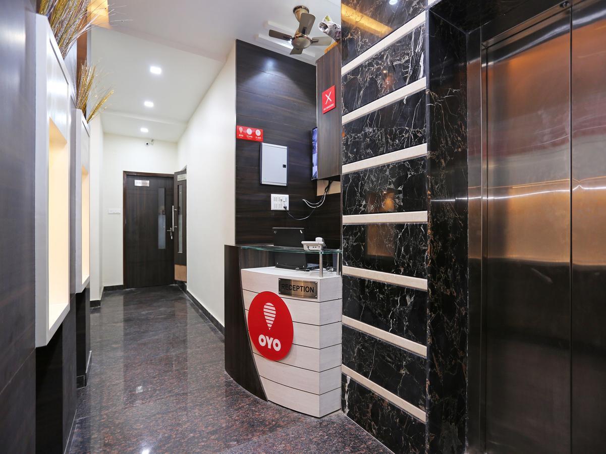 Oyo 10360 Hotel Grand Manoranjan Gorakhpur Εξωτερικό φωτογραφία