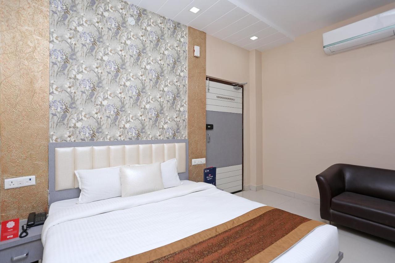 Oyo 10360 Hotel Grand Manoranjan Gorakhpur Εξωτερικό φωτογραφία