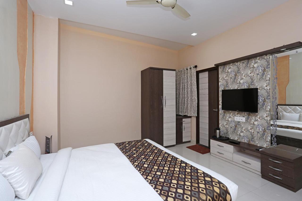 Oyo 10360 Hotel Grand Manoranjan Gorakhpur Εξωτερικό φωτογραφία