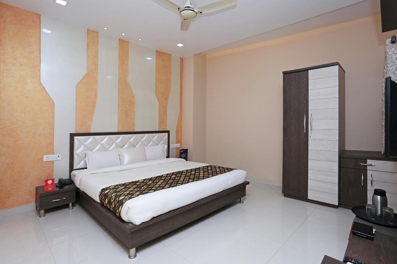 Oyo 10360 Hotel Grand Manoranjan Gorakhpur Εξωτερικό φωτογραφία