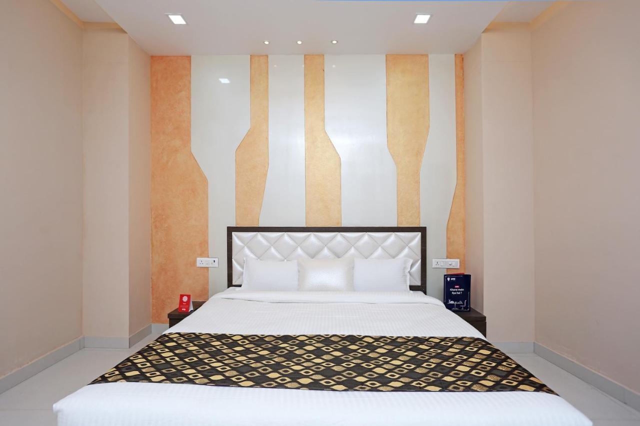 Oyo 10360 Hotel Grand Manoranjan Gorakhpur Εξωτερικό φωτογραφία